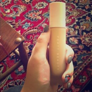 NWOT 8B02 Fenty Beauty Pro Filt’r Matte Foundation